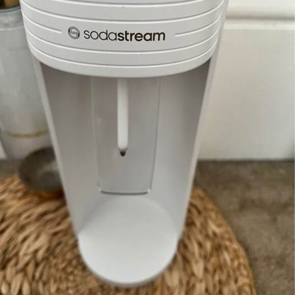 SodaStream Terra (White) CO2 Sparkling Water Maker - Picture 4 of 6
